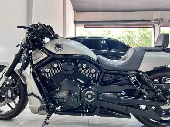 HARLEY-DAVIDSON NIGHT ROD SPECIAL 